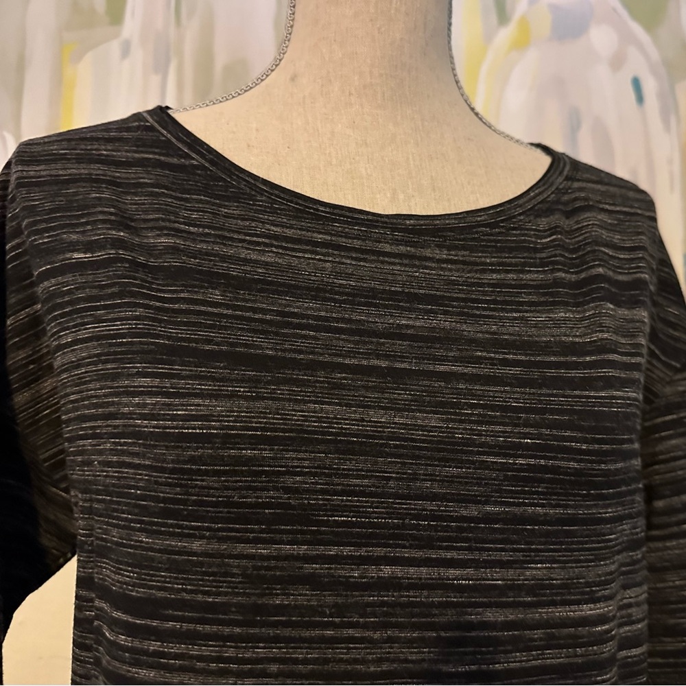 White House Black Market L/XL top with 3/4 sleeves comfortable scoop neckline